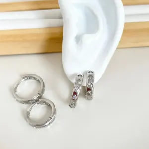 DUPLA BRINCO DE ARGOLA ARTICULADA CORAÇÕES CRISTAL