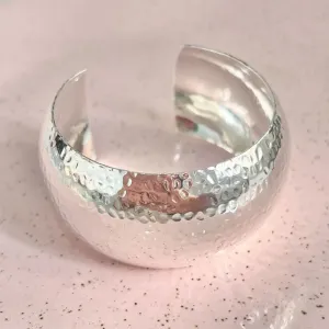 BRACELETE LARGO MARTELADO