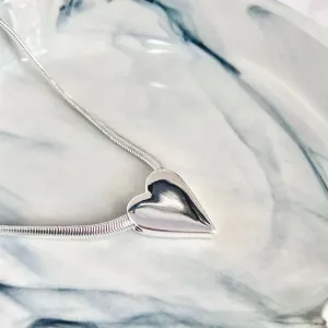 COLAR FIO ALEMÃO COM PINGENTE MAXI CORAÇÃO 55CM