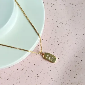 COLAR LETRA PLACA CRAVEJADA - E