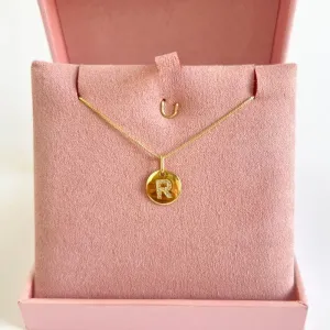 COLAR MINI MEDALHA DE LETRA - R