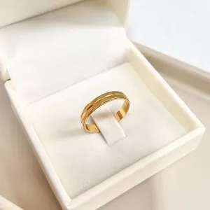 ANEL ALIANÇA DIAMANTADA TRAÇOS