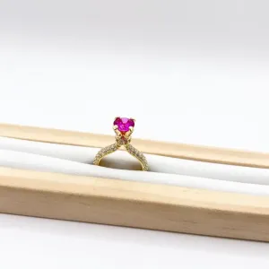 ANEL SOLITÁRIO CRAVEJADO COM PEDRA PINK