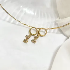 BRINCO ARGOLA DE CLICK LETRAS STRASS - Z