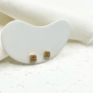 BRINCO SEGUNDO FURO LETRA CRAVEJADA - B