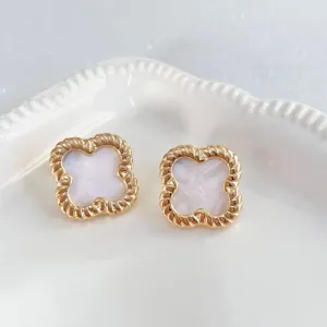 BRINCO TREVO MADRE PÉROLA