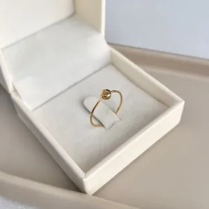 ANEL BOLA ACHATADA LISA