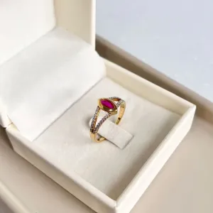 ANEL PEDRA NAVETE PINK COM CRAVAÇÃO INGLESA