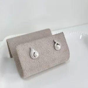 BRINCO MINI PÉROLA COM MICRO ZIRCONIAS