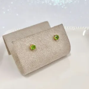 BRINCO PONTO DE LUZ STRASS VERDE 8 GARRAS 5,5MM