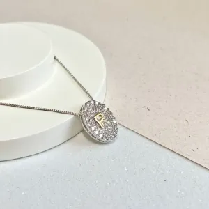 COLAR MEDALHA CRAVEJADA COM LETRA - R