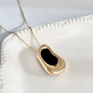 COLAR ORGÂNICO PEDRA ACRÍLICA PRETA