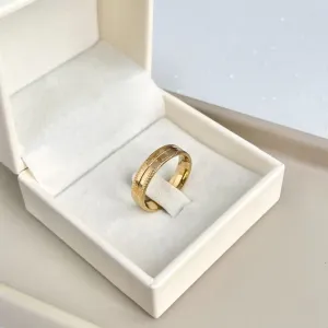 ANEL ALIANÇA COM FRISO DIAMANTADO