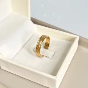 ANEL ALIANÇA GRANITADA COM 2 FRISOS 4,5MM