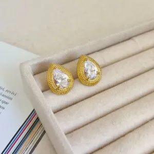 BRINCO GOTA ZIRCONIA COM ACABAMENTO