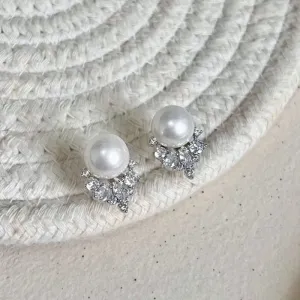 BRINCO PÉROLA SHELL E PEDRARIA