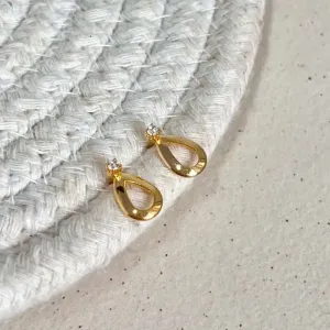 BRINCO PINO GOTA VAZADA COM MICRO PONTO DE LUZ