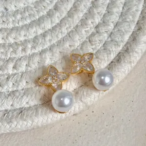 BRINCO TREVO LOUIS VUITTON COM PÉROLA