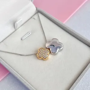 COLAR 2 TREVOS DE BANHOS DIFERENTES