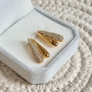 BRINCO 2 GOTAS LONGAS LISA E CRAVEJADA