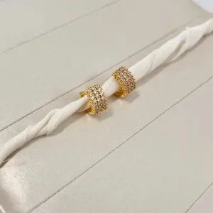 BRINCO ARGOLA 3 FILEIRAS DE ZIRCONIAS