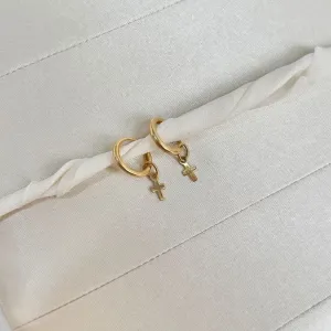 BRINCO ARGOLA FIO ENCAIXE COM PINGENTE CRUZ