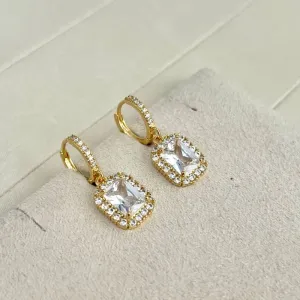 BRINCO ARGOLA ZIRCONIAS COM PINGENTE RETANGULAR PRINCESA