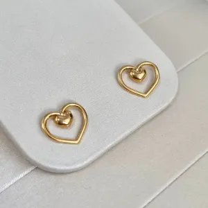 BRINCO CORAÇÃO VAZADO COM CORAÇÃO DE FUNDIÇÃO