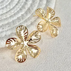 BRINCO FLOR COM DETALHES VAZADOS