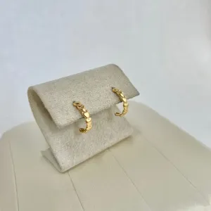 BRINCO MEIA ARGOLA CORAÇÕES