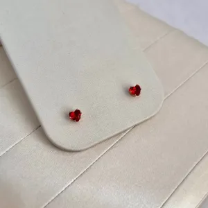 BRINCO PONTO DE LUZ CORAÇÃO 5MM - RUBI