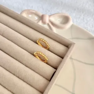 BRINCO ARGOLA ARTICULADA TORCIDA