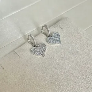 BRINCO ARGOLA CLICK CORAÇÃO CRAVEJADO