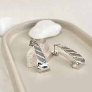 BRINCO ARGOLA GANCHO CRAVEJADA