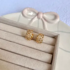 BRINCO ARGOLA ZIRCONIAS TRABALHADAS