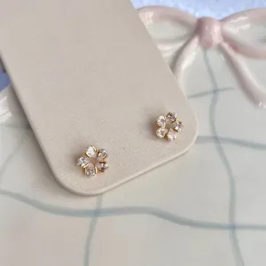 BRINCO FLOR 5 GOTAS DE ZIRCONIA