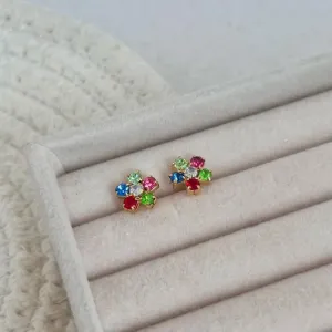 BRINCO FLOR 5 PEDRAS DE STRASS COLORIDAS MIOLO DE ZIRCONIA