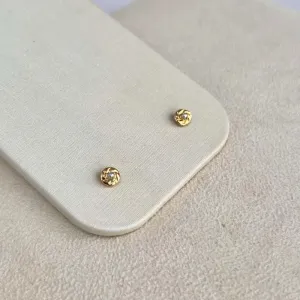 BRINCO FLOR PEQUENA COM PÉROLA COM TARRAXA BABY