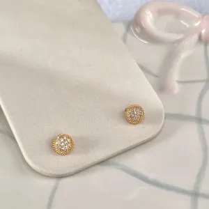 BRINCO MEIA BOLA CRAVEJADA 7,6MM