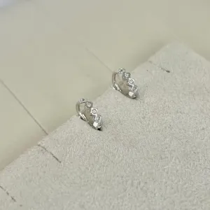 BRINCO MINI ARGOLA MINI PEDRINHAS