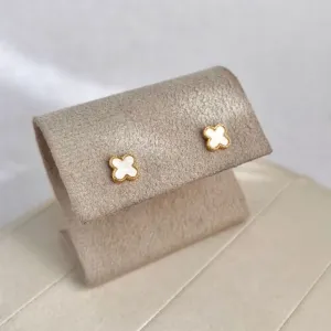 BRINCO MINI TREVO  MADRE PÉROLA BRANCO