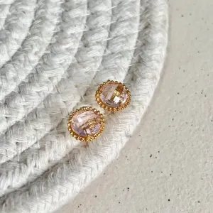 BRINCO PEDRA ROSA FACETADA REDONDA COM ACABAMENTO