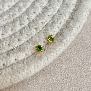 BRINCO PONTO DE LUZ STRASS VERDE 8 GARRAS 4MM