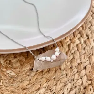 COLAR 5 PÉROLAS SHELL E PONTO DE LUZ 45CM