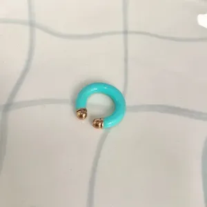 PIERCING TUBO RESINADO - TIFFANY