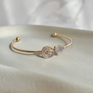 BRACELETE CORAÇÃO COM LETRA CRAVEJADO - G