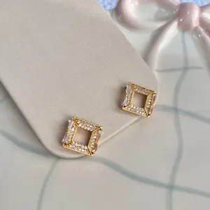 BRINCO QUADRADO MICRO ZIRCONIAS