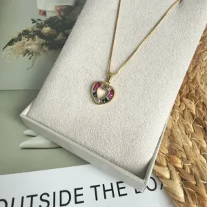 COLAR PINGENTE DE CORAÇÃO BAGUETES COLORIDAS