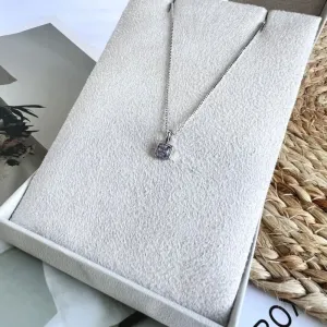 COLAR PINGENTE GEOMÉTRICO LILÁS