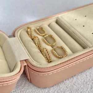 TRIO BRINCO ARGOLA OVAL DE MINI BOLINHAS